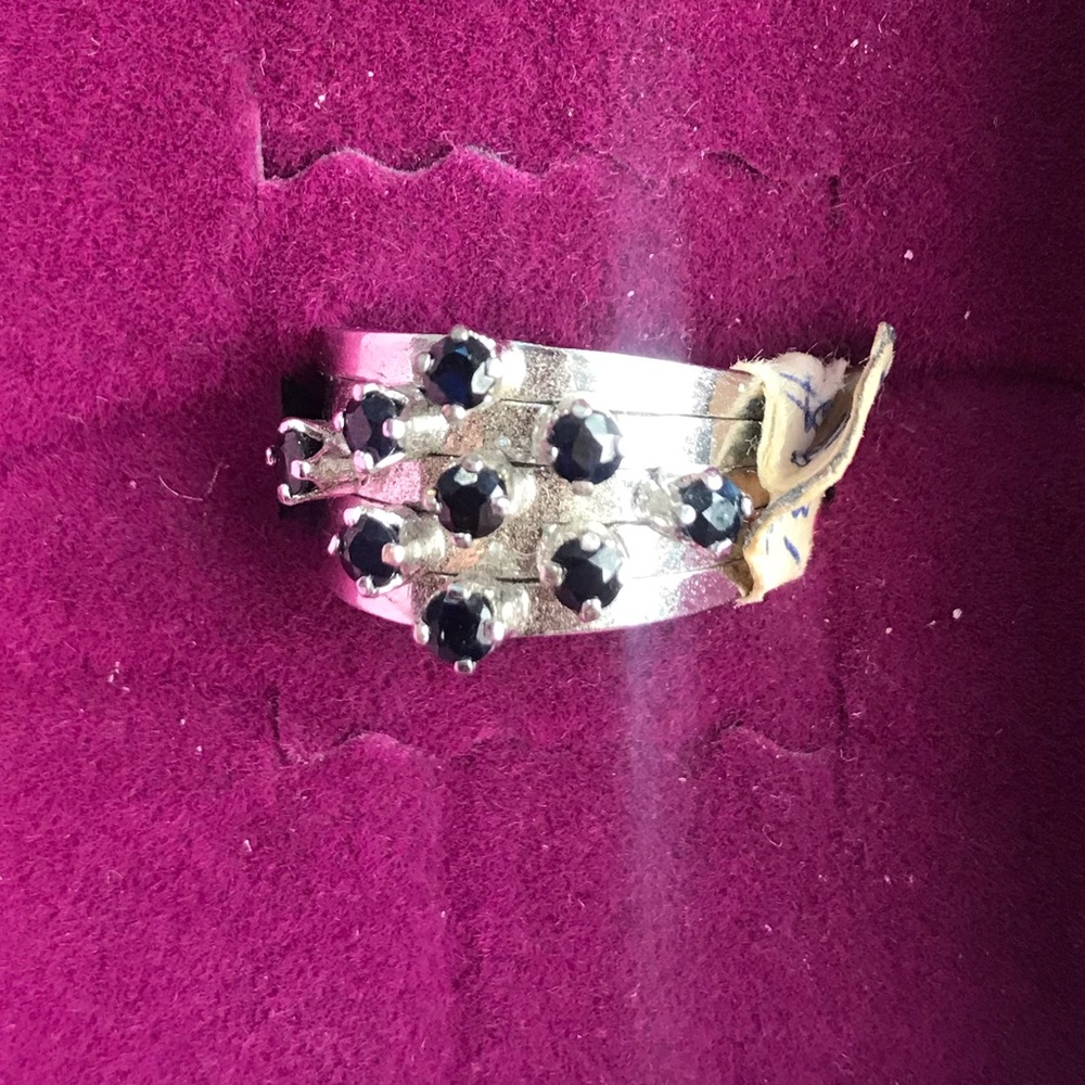 Vintage Sterling Silver and Black Size 6 3/4 Ring